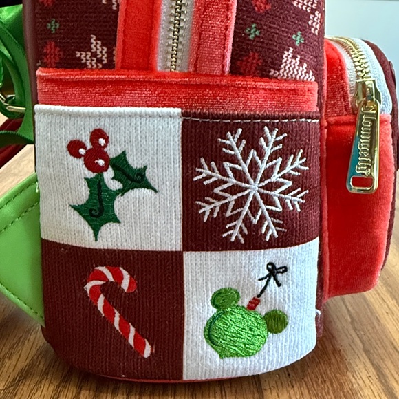 Loungefly Disney Minnie Mouse Sweater
Holiday Mini Backpack & wallet NWT - Picture 9 of 11